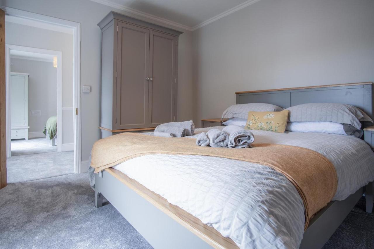 Pendeilo Villa - 5 Bedroom Holiday Home - 安姆罗斯 外观 照片