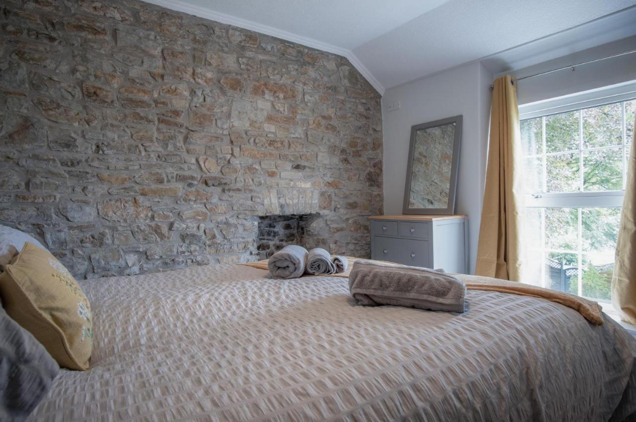 Pendeilo Villa - 5 Bedroom Holiday Home - 安姆罗斯 外观 照片
